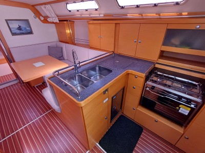 HANSE 370