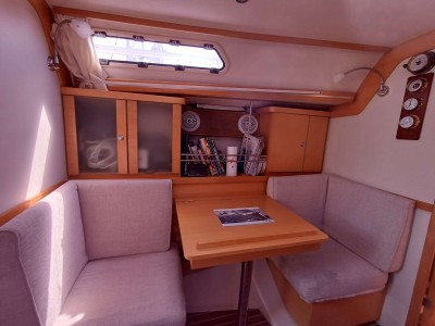 HANSE 370