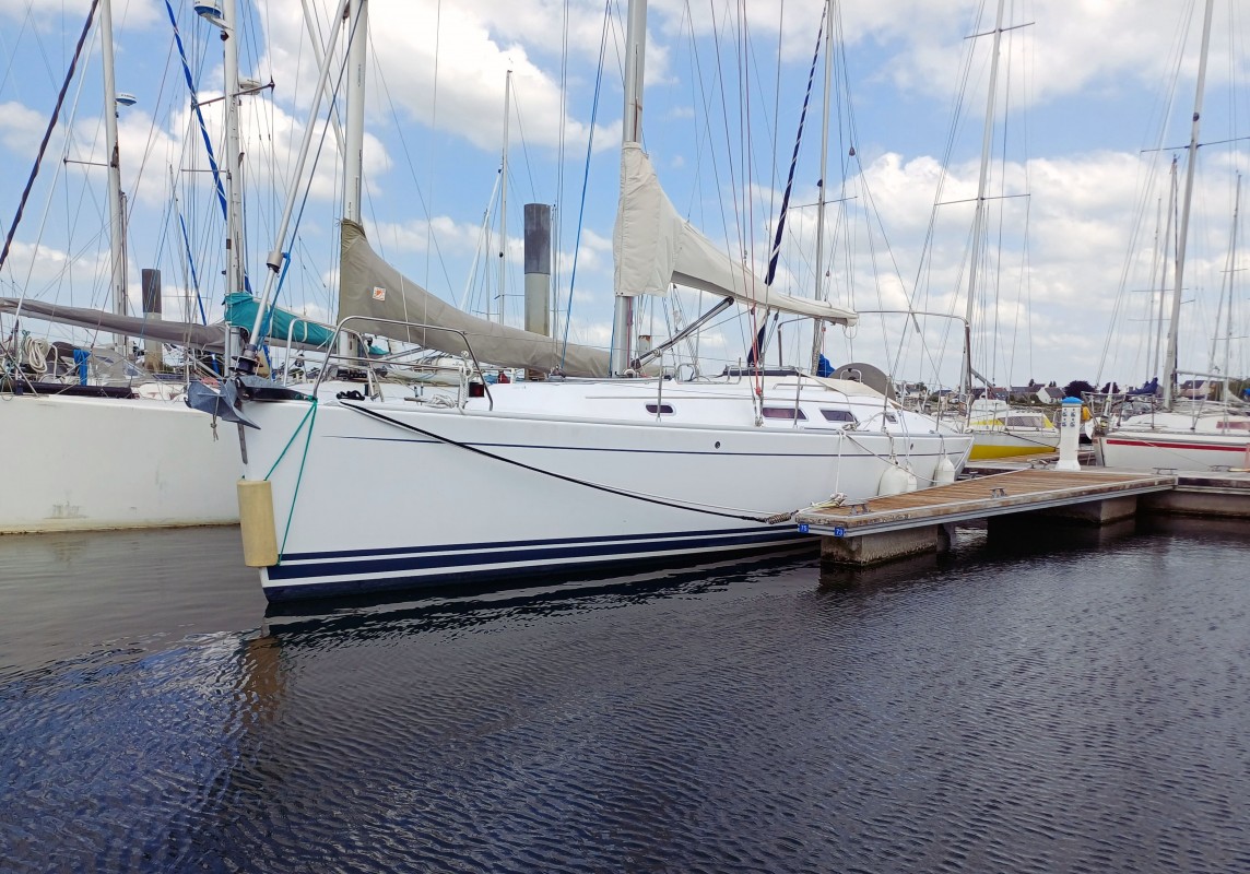 HANSE 370