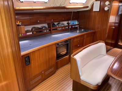 BAVARIA 44