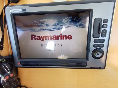 RANGE BOAT 39 HYBRID