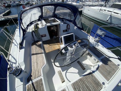 OCEANIS 37