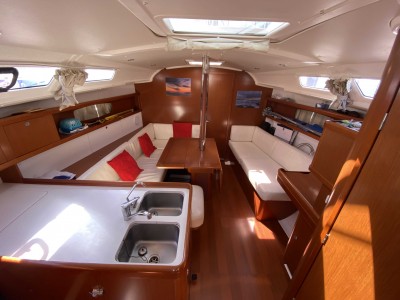 OCEANIS 37
