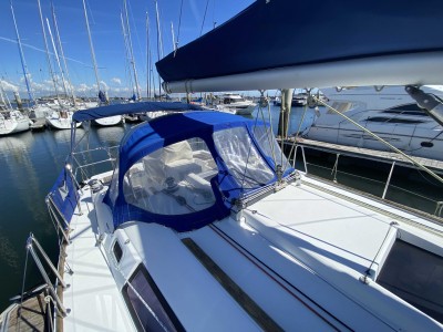 OCEANIS 37
