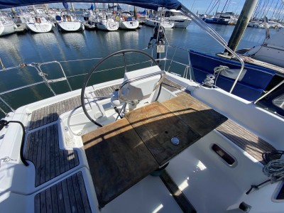 OCEANIS 37