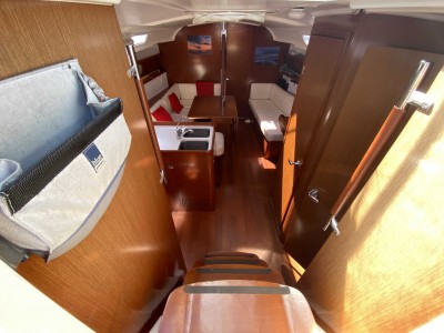 OCEANIS 37