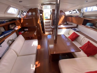 OCEANIS 37