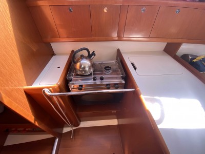 OCEANIS 37