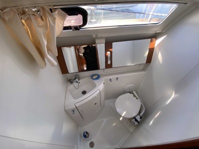 OCEANIS 37