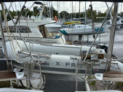 HUNTER 36