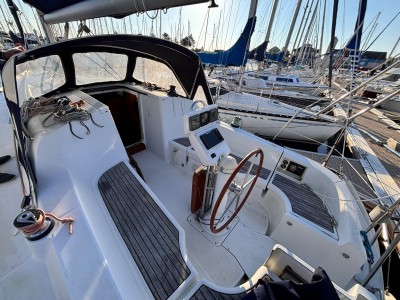 OCEANIS 323