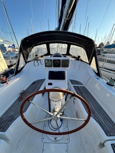 OCEANIS 323