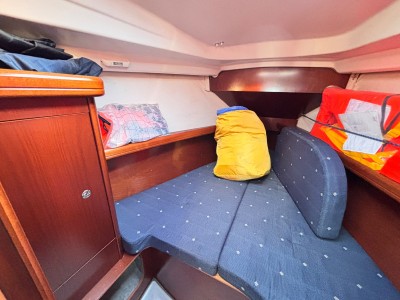 OCEANIS 323
